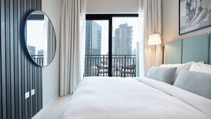 1 bedroom, in-room safe, desk, iron/ironing board - Keyrock Living - Exclusive Stay in Business Bay (Dubai)