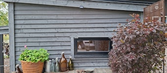 Sjöhuset - båtar, beach, bastu, brygga och grill!