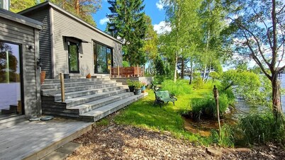Sjöhuset - boats, beach, sauna, jetty and barbecue!