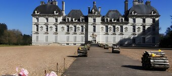 Rooms at the Gates of Chambord – Breakfast Included and Table d'Hôtes Available