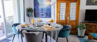 Rooms at the Gates of Chambord – Breakfast Included and Table d'Hôtes Available