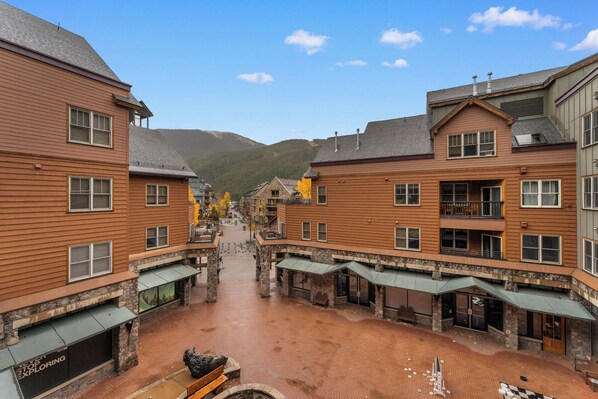 Exterior - Charming Condo in the Heart of River Run – Walk to Lifts, Shops & Dining! (Keystone)