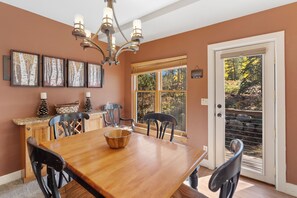 Dining - Tranquil Townhome Near River Run Village – Outdoor Hot Tub Access! (Keystone)