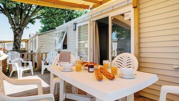 Nhà di động tiện nghi đơn giản