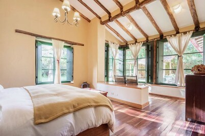 w Peaceful 4BR Villa With Nature View