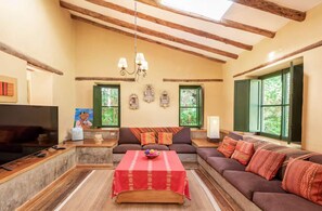 Villa | 4 bedrooms, Internet