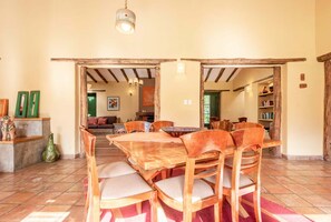 Villa | 4 bedrooms, Internet