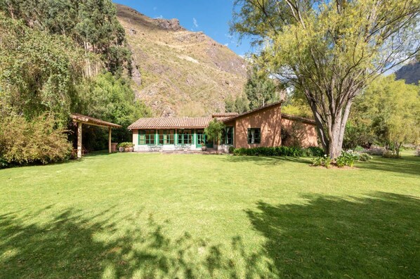 Villa | 4 bedrooms, Internet