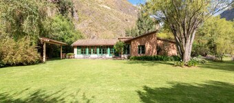 w Peaceful 4BR Villa With Nature View