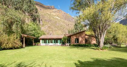 w Peaceful 4BR Villa With Nature View