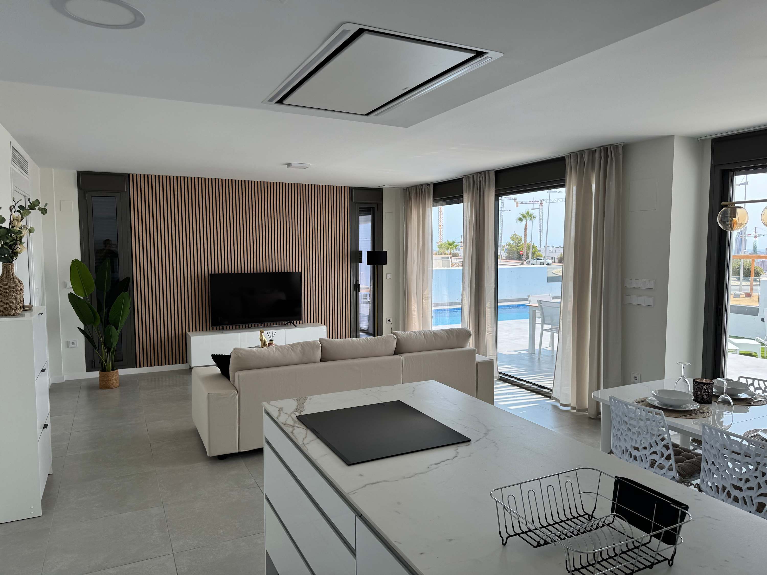 3 bedrooms, Internet