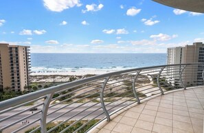Property grounds - NEW! 3.5 bedroom 3.5 bath condo in Orange Beach, walking distance to Flora-Bama! (Orange Beach)
