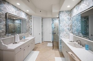 Shower, jetted tub, hair dryer, towels - NEW! 3.5 bedroom 3.5 bath condo in Orange Beach, walking distance to Flora-Bama! (Orange Beach)