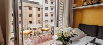 Sicilian Escape - 100m from Milan Central Station