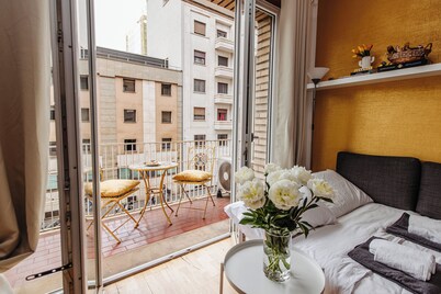Sicilian Escape - 100m from Milan Central Station