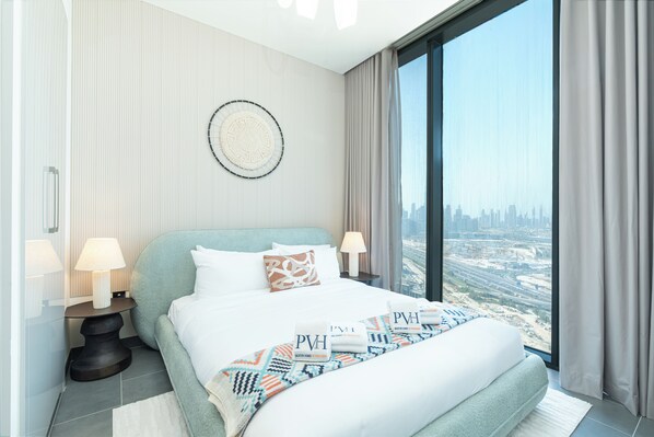 Design Apartment, Balcony, City View | In-room safe, individually decorated, individually furnished