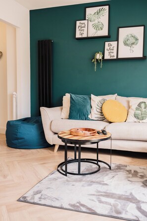 Living area - Beautiful 3 Bedroom Home Near Worcester (Worcester)