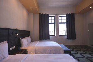 2 عدّة غرف نوم وواي فاي مجانًا وملاءات أسرّة