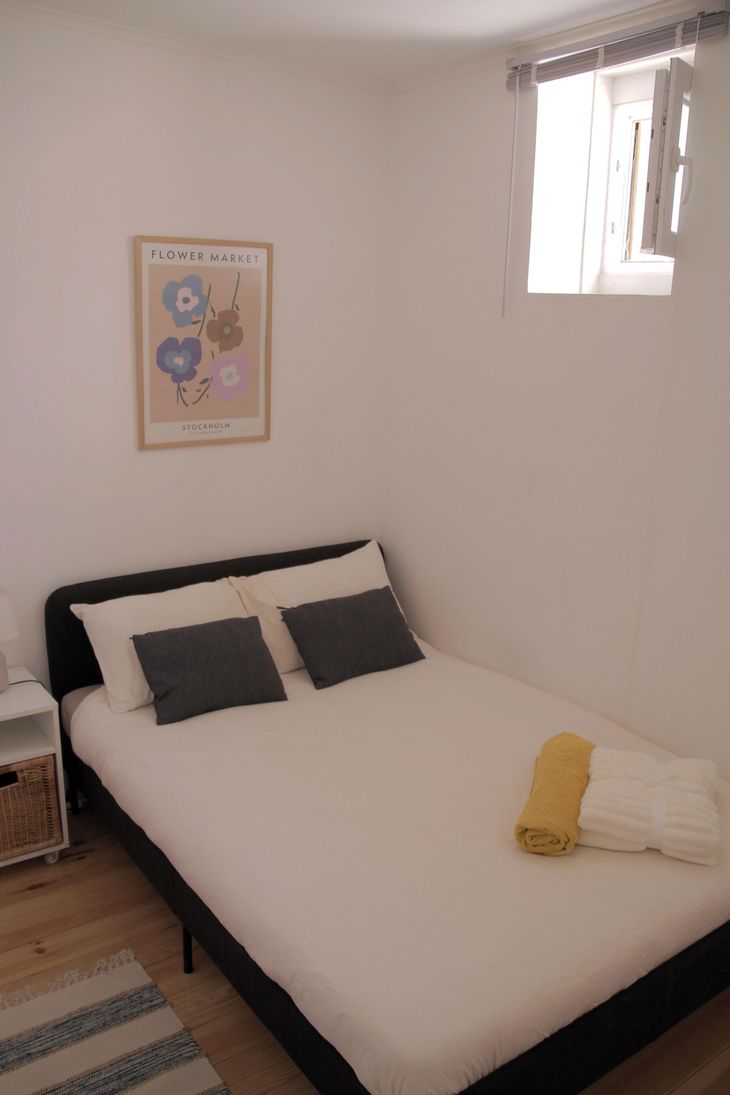 1 bedroom, internet, bed sheets