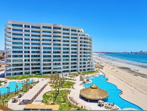 2 bedrooms - Beachfront Elegance at Las Palomas (Puerto Peñasco)