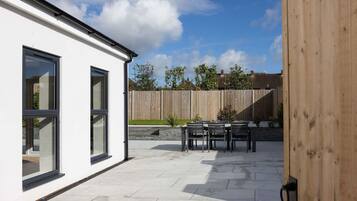 House | 5 bedrooms, Internet