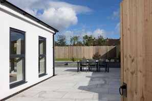 House | 5 bedrooms, Internet