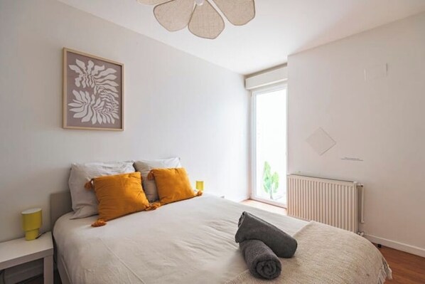 Fer et planche à repasser, Wi-Fi, draps fournis