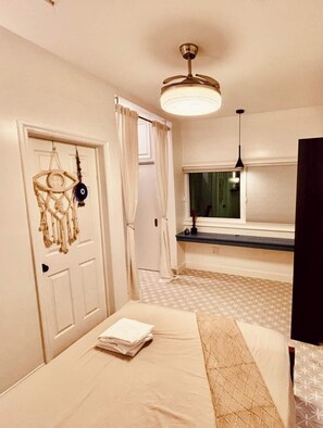 2 chambres, fer et planche à repasser, Wi-Fi gratuit, draps fournis