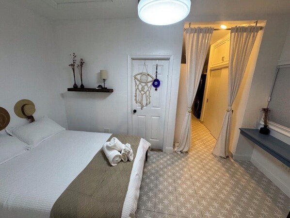 2 bedrooms, iron/ironing board, free WiFi, bed sheets