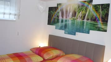 2 habitaciones, tabla de planchar con plancha, wifi y ropa de cama