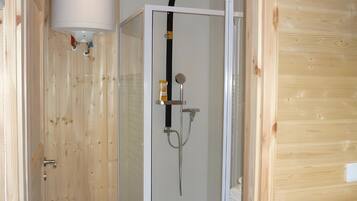 Ducha, secador de pelo, toallas