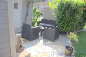 Terrace/patio - Tiny Home 'Am See' with Shared Terrace, Shared Garden and Wi-Fi (Rust)