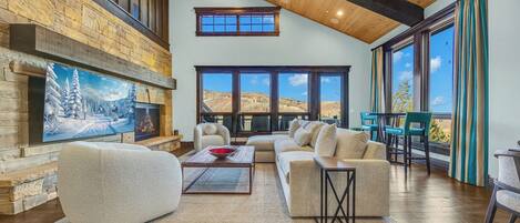 TV connectée, cheminée, médiathèque, vidéothèque