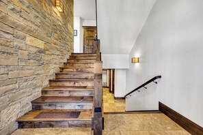 Interior - Gorgeous 4 BR Townhome with stunning views! Free shuttle to lift! Hot Tub! (Park City)