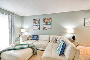 Apartment (2 Bedrooms) | Interior - Steps to Sand: Condo w/ Pool Access in Cocoa Beach (Cocoa Beach)