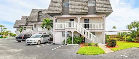 Apartment (2 Bedrooms) | Front of property