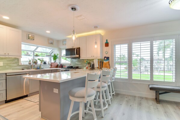 House (3 Bedrooms) | Interior - Waterfront Largo Home w/ Canal Access + Boat Dock (Largo)