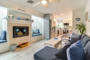 House (3 Bedrooms) | Interior - Waterfront Largo Home w/ Canal Access + Boat Dock (Largo)