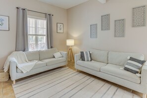 Apartemen (1 Bedroom) | Bagian depan properti