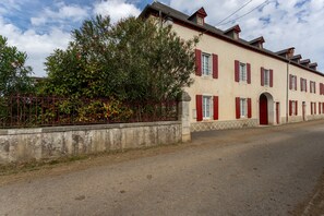 Exterior - Charming Cottage at Lydie’s in the Heart of Béarn des Gaves (Dognen)