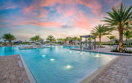 Pet-Friendly Verdana Village Villa | 3BR| Sleeps 8 | Pool & Fitness