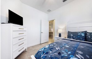 2 bedrooms, desk, internet, bed sheets