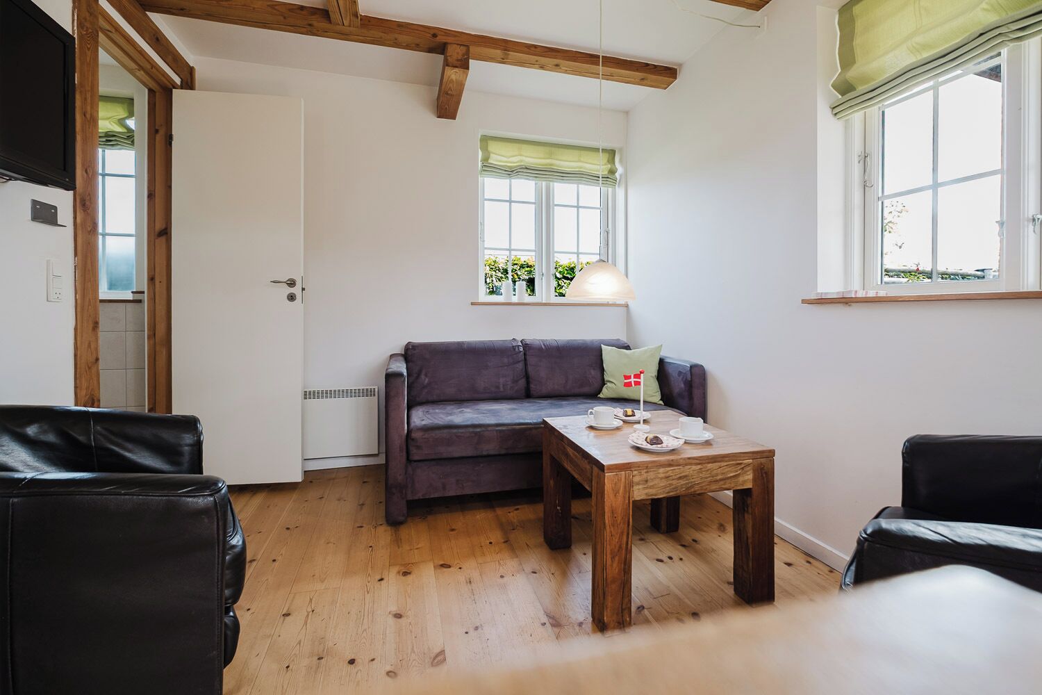 Classic Cottage, 2 Bedrooms, Pets Allowed | Living area