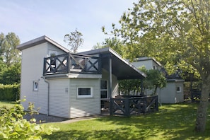 Family Cottage | WiFi, bed sheets