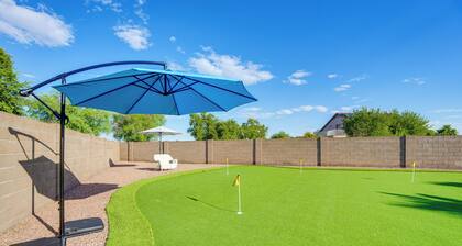 Spacious Backyard w/ Putting Green! Peoria Retreat