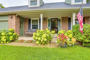 House (5 Bedrooms) | Interior - Spacious Family Home w/ Deck & Yard in Littleton! (Littleton)