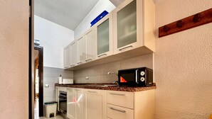 Bungalow | Private kitchen - Belvilla by Oyo Luxury Tropicana Club (Roquetas de Mar)