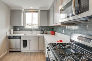 Apartment (2 Bedrooms) | Interior - Home Base w/ Easy 1-80 Access: 4 Mi to Dtwn Reno! (Reno)