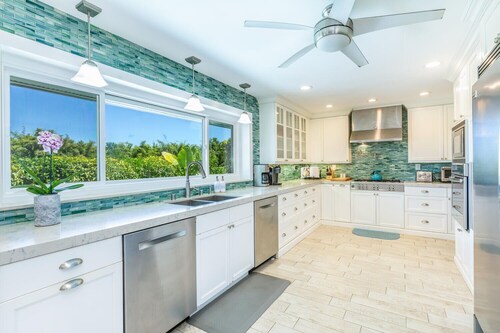 3 Bed Sleep 8 Princeville Golf and Ocean View Home