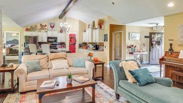 Rumah (4 Bedrooms) | Interior